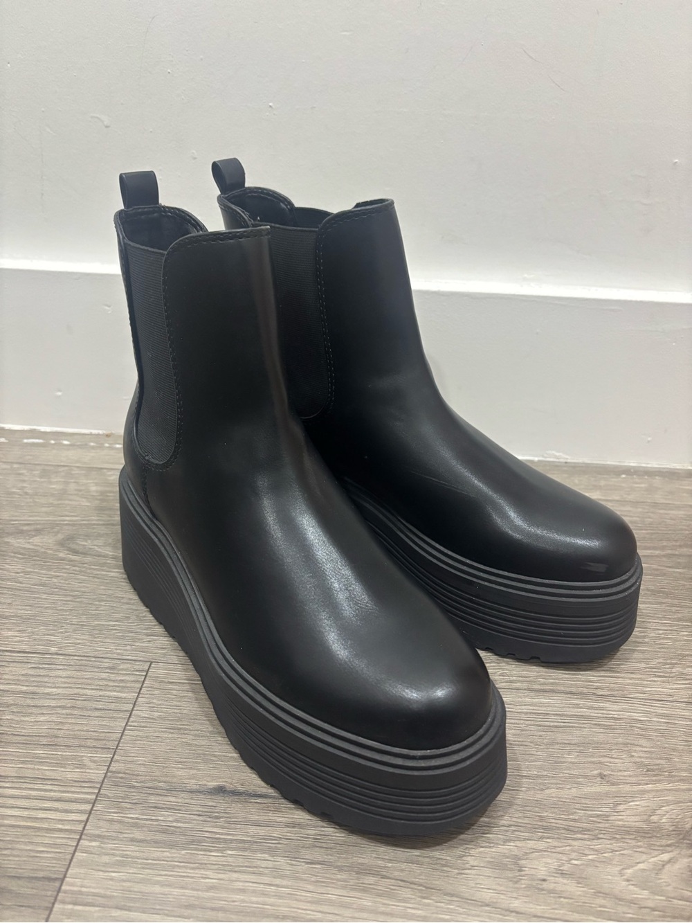 Nine West Black Platform Chelsea Boots